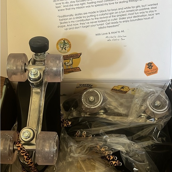 Black Roller Skates with Silver Details - Picture 4 of 6